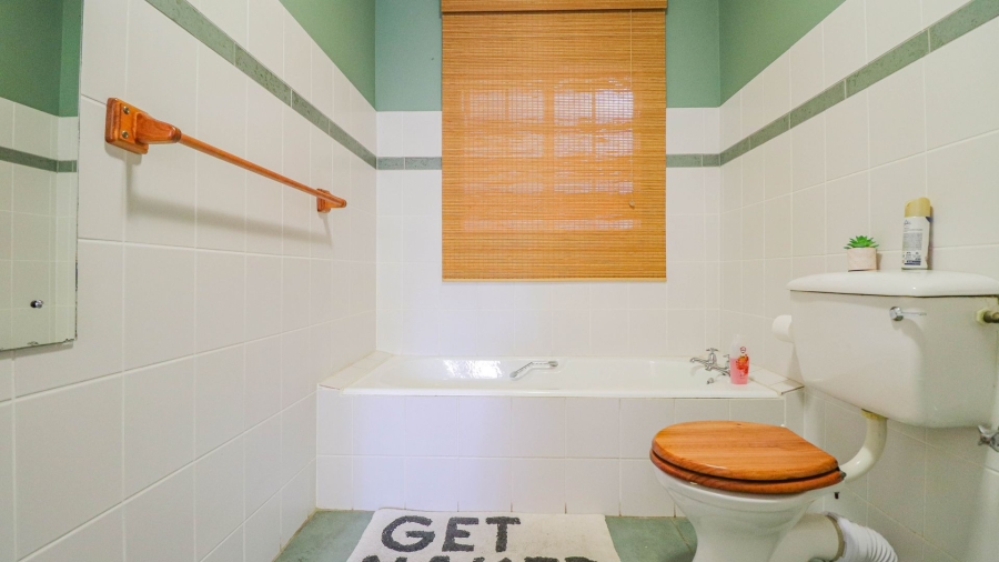 3 Bedroom Property for Sale in Beacon Bay North Eastern Cape